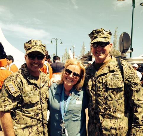 Susan with two soldiers in uniform during the D-Day Tours